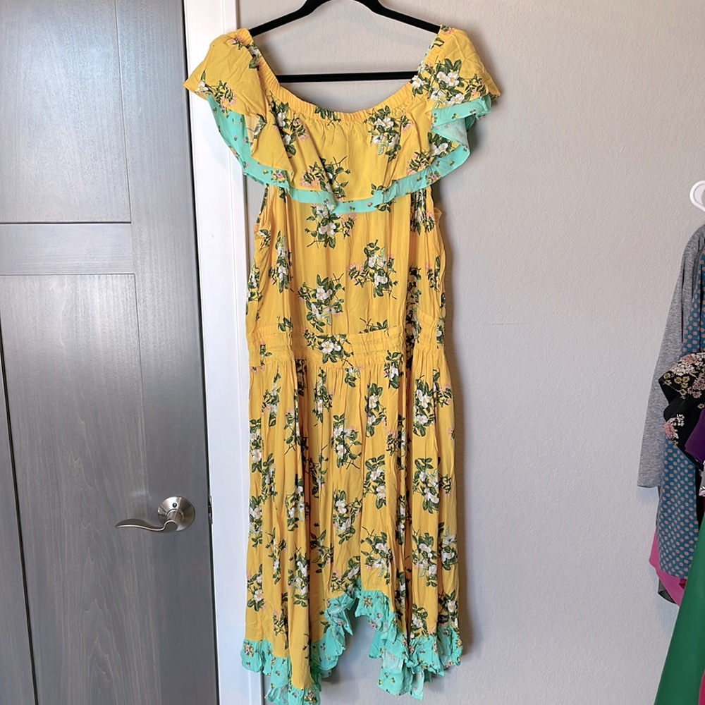 MATILDA JANE NWOT size XXL yellow floral print off shoulder dress